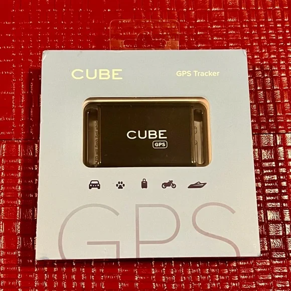 BNIB Cube Vehicle and Pet GPS Tracker C7004 - Picture 11 of 12